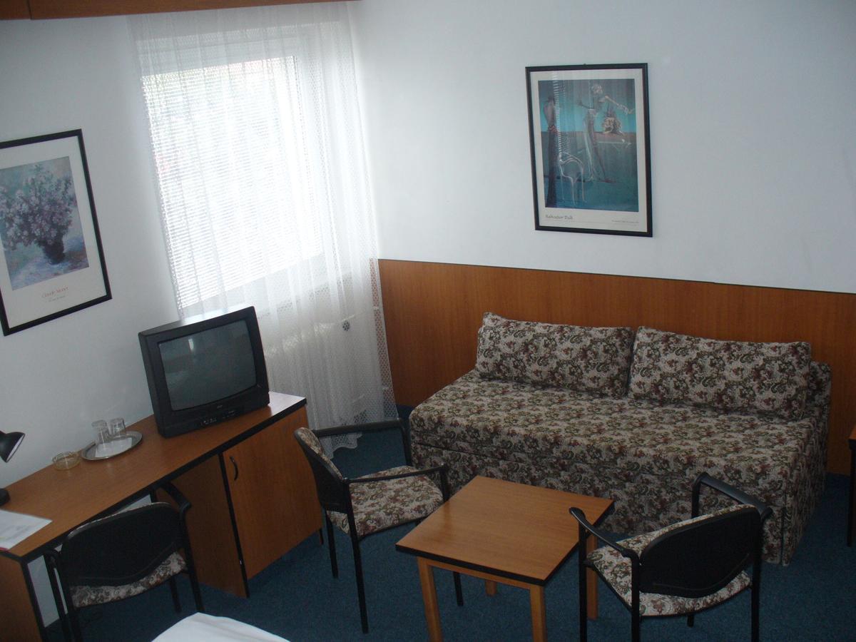 Hotel Morava Uherské Hradiště Exteriör bild